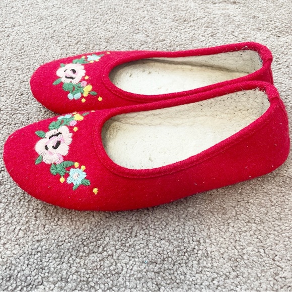 Cath Kidston Red Floral Felt Slippers Size Large - Picture 2 of 5
